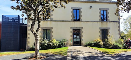 Bibliothèque De La Regrippière, Bibliothèque à La Regrippière