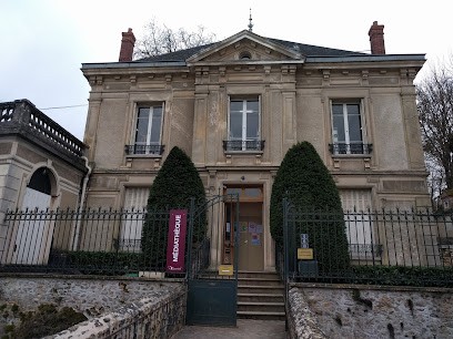 Bibliothèque De Dourdan, Bibliothèque à Dourdan