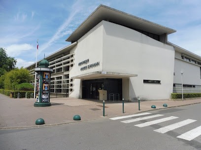 Bibliothèque Maurice Schumann, Bibliothèque à Nogent-sur-Oise