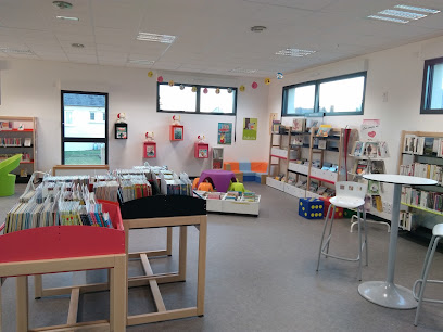 Médiathèque De Combourtillé, Bibliothèque à Combourtillé