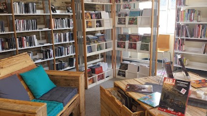 Médiathèque De La Gacilly, Bibliothèque à La Gacilly