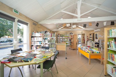 Médiathèque De Saint-Mariens, Bibliothèque à Saint-Mariens