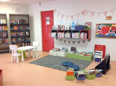 Bibliothèque Veneux Les Sablons / Médiathèque Sarah Bernhardt, Bibliothèque à Moret-Loing-et-Orvanne