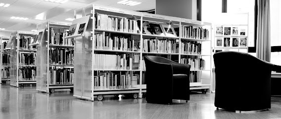 Médiathèque Edmond Rostand, Bibliothèque à Paris 17