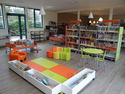 Bibliothèque Municipale, Bibliothèque à Feucherolles