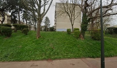 Bibliothèque, Bibliothèque à La Celle-Saint-Cloud