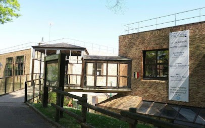Boris Vian Bibliothèque, Bibliothèque à Ville-d'Avray