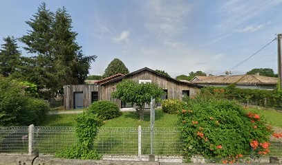 Médiathèque The Hut À Lire, Bibliothèque à Camarsac