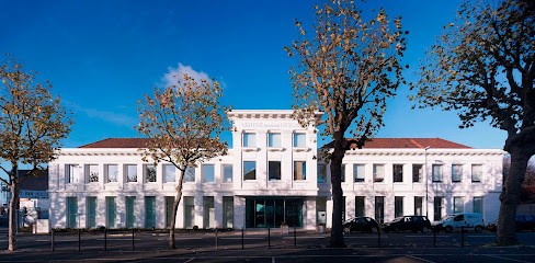 Media Bibliothèque Of The Madeleine, Bibliothèque à La Madeleine