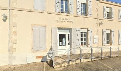 Médiathèque Madeleine-Chapsal, Bibliothèque à Aiffres