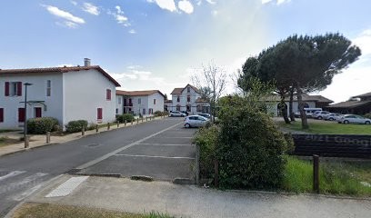 Médiathèque Municipale, Bibliothèque à Salles