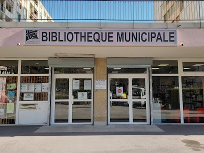 Bibliothèque Grognarde, Bibliothèque à Marseille 11