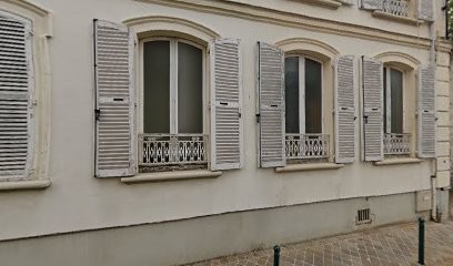 Médiathèque Du Moustier, Bibliothèque à Milly-la-Forêt