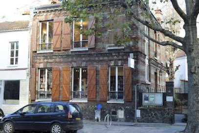 Médiathèque Glarner, Bibliothèque à Saint-Ouen