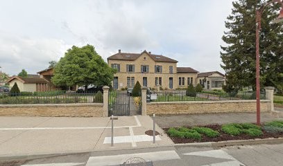 Bibliothèque CAPI à Four, Bibliothèque à Four