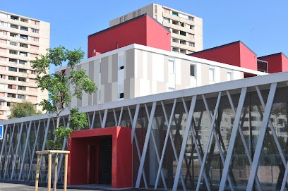 Médiathèque Andrée Chedid, Bibliothèque à La Seyne-sur-Mer