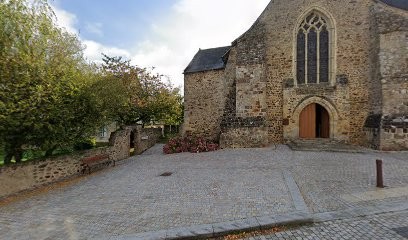 Bibliothèque De Livre-La-Touche, Bibliothèque à Livré-la-Touche