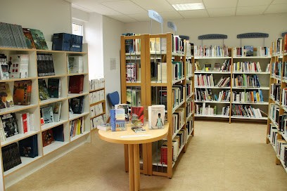 Bibliothèque Erik Orsenna, Bibliothèque à Plouha
