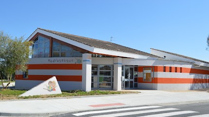 Médiathèque, Bibliothèque à Saint-Nicolas-de-la-Grave