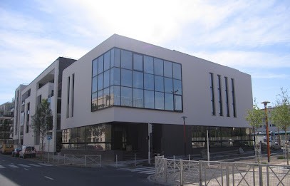 Médiathèque Des Chartreux, Bibliothèque à Issy-les-Moulineaux