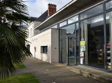 Médiathèque Robert Gersy, Bibliothèque à Chémery