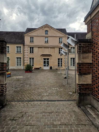 Médiathèque Jean Macé, Bibliothèque à Château-Thierry