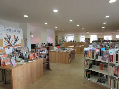 Médiathèque, Bibliothèque à Lussac-les-Châteaux