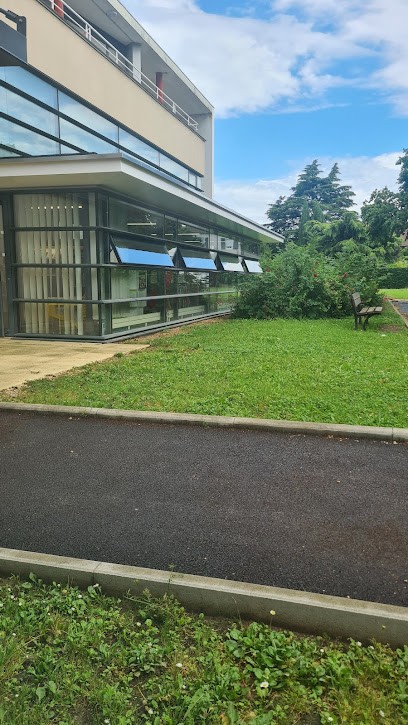 Bibliothèque, Bibliothèque à Saint-Marcel