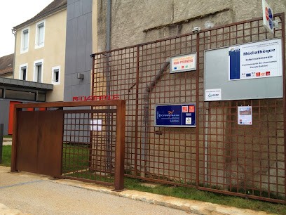 Médiathèque - Espace Bibliothèque - Rez De Chaussée, Bibliothèque à Salviac