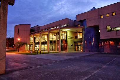 Médiathèque Chantemerle, Bibliothèque à Corbeil-Essonnes