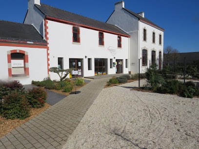 Médiathèque L@ Passerelle, Bibliothèque à Tréméven