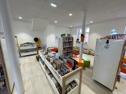 Bibliothèque, Bibliothèque à Sainte-Marie-aux-Chênes