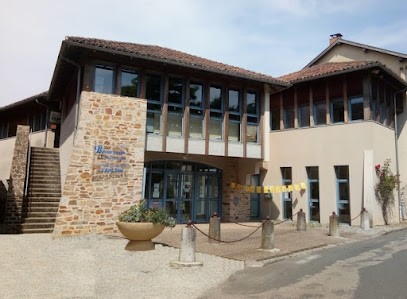 Bibliothèque municipale de Saint-Léonard de Noblat, Bibliothèque à Saint-Léonard-de-Noblat