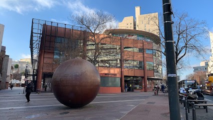 Médiathèque D'ivry-Sur-Seine, Bibliothèque à Ivry-sur-Seine