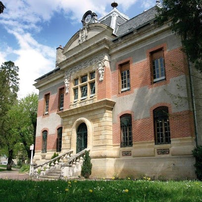 Médiathèque Du Gévaudan Jules Roujon, Bibliothèque à Marvejols