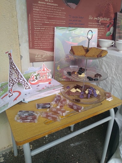 Hall - Bibliothèque, Bibliothèque à Monceaux