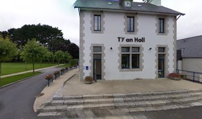 Bibliothèque The Chat Pitre, Bibliothèque au Folgoët