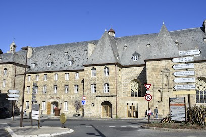 Médiathèque Alain Gouriou Et Toy Bibliothèque De Lannion, Bibliothèque à Lannion