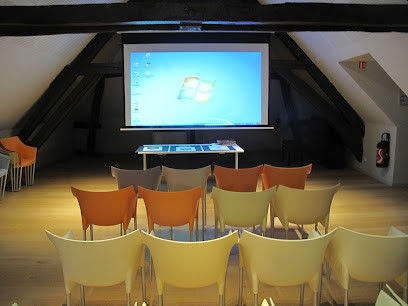 Médiathèque L'étude, Bibliothèque à Janville