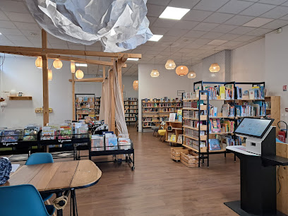 Médiathèque Ipoustéguy (Gondoles), Bibliothèque à Choisy-le-Roi