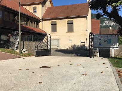 Bibliothèque Robert Laude, Bibliothèque à Novalaise
