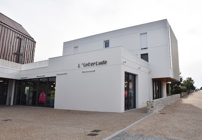 Médiathèque De L'Huisserie L'interlude, Bibliothèque à L'Huisserie