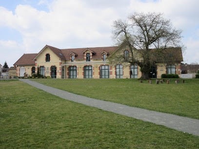 Bibliothèque, Bibliothèque à Savigné-l'Évêque