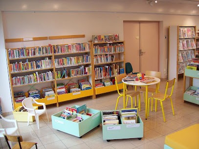 Bibliothèque De Saint Aubin D'aubigné, Bibliothèque à Saint-Aubin-d'Aubigné