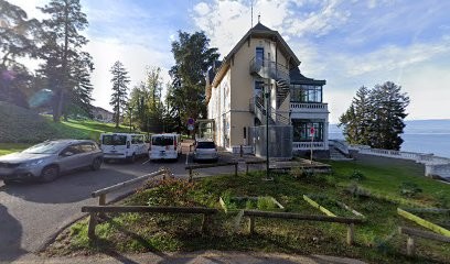 BOÎTE À LIVRES - BIBLIOTHÈQUE DE RUE - Devant La MJC, Bibliothèque à Évian-les-Bains