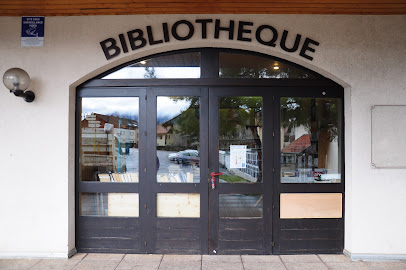 Bibliothèque De Larringes, Bibliothèque à Larringes