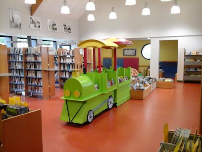 Media Bibliothèque Toy Bibliothèque, Bibliothèque à Lampaul-Guimiliau