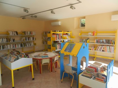 Bibliothèque Intercommunale Du Saint-Affricain. Relais De Saint-Izaire, Bibliothèque à Saint-Izaire