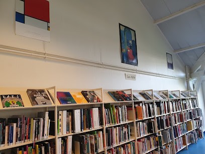 Médiathèque Du Val D'Essonne, Lazare-Carnot, Bibliothèque à La Ferté-Alais