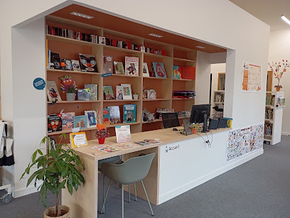 Médiathèque Ty Koulm, Bibliothèque à Plougoulm